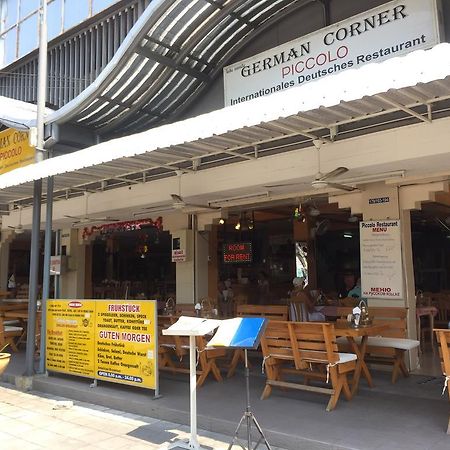 Piccolo Restaurant And Guest House Pattaya Exterior foto